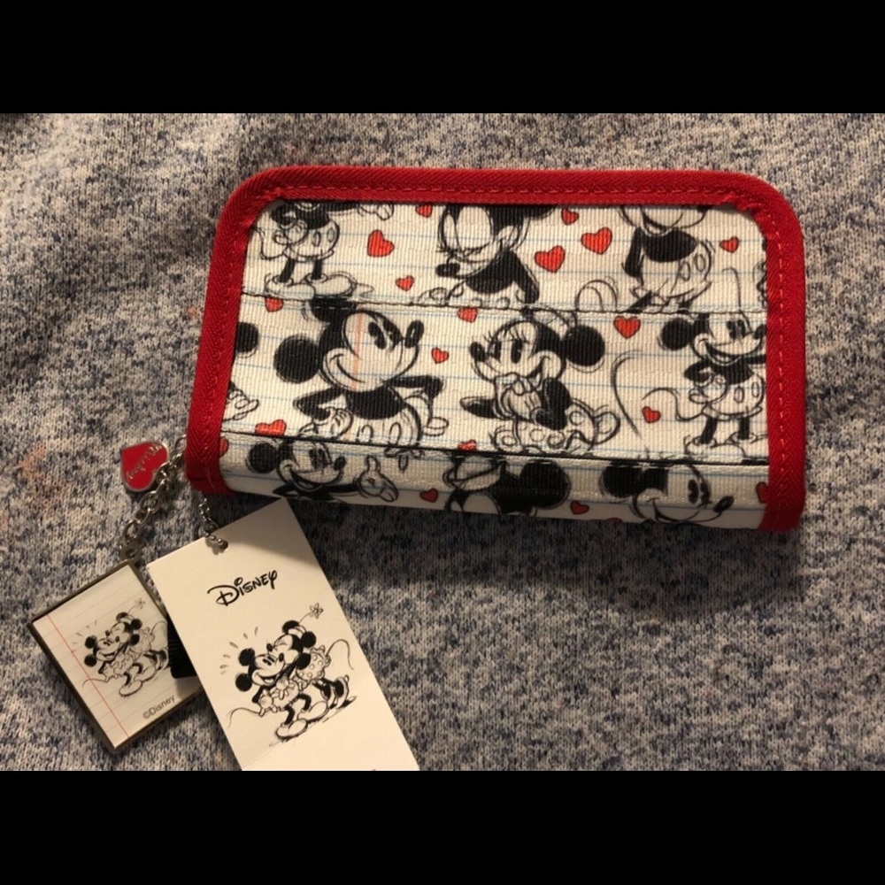 Harveys Seatbelt Disney Mickey Loves Minnie Classic Wallet NWT